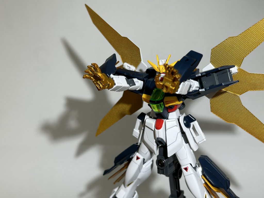 ゴールド部分だけ、当時缶スプレーで重ね塗りしたもの。スプレーは生活環境的に大変でした。