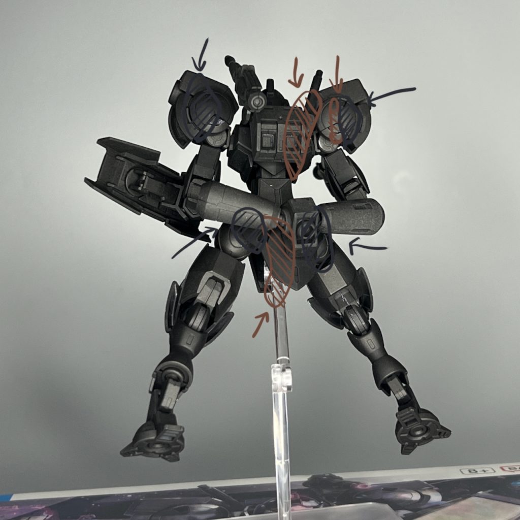 背面も同様です。迷彩の箇所が少ない上にバックパック等で隠れてしまいます…。