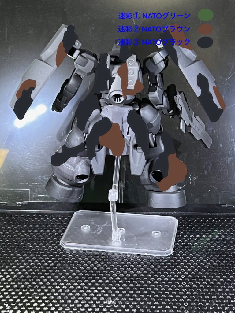 同じく背面。ディランザ・ソルに限っては横から見た時のボリュームもある（主にシールド）ので三面図があっても良かったかも知れません