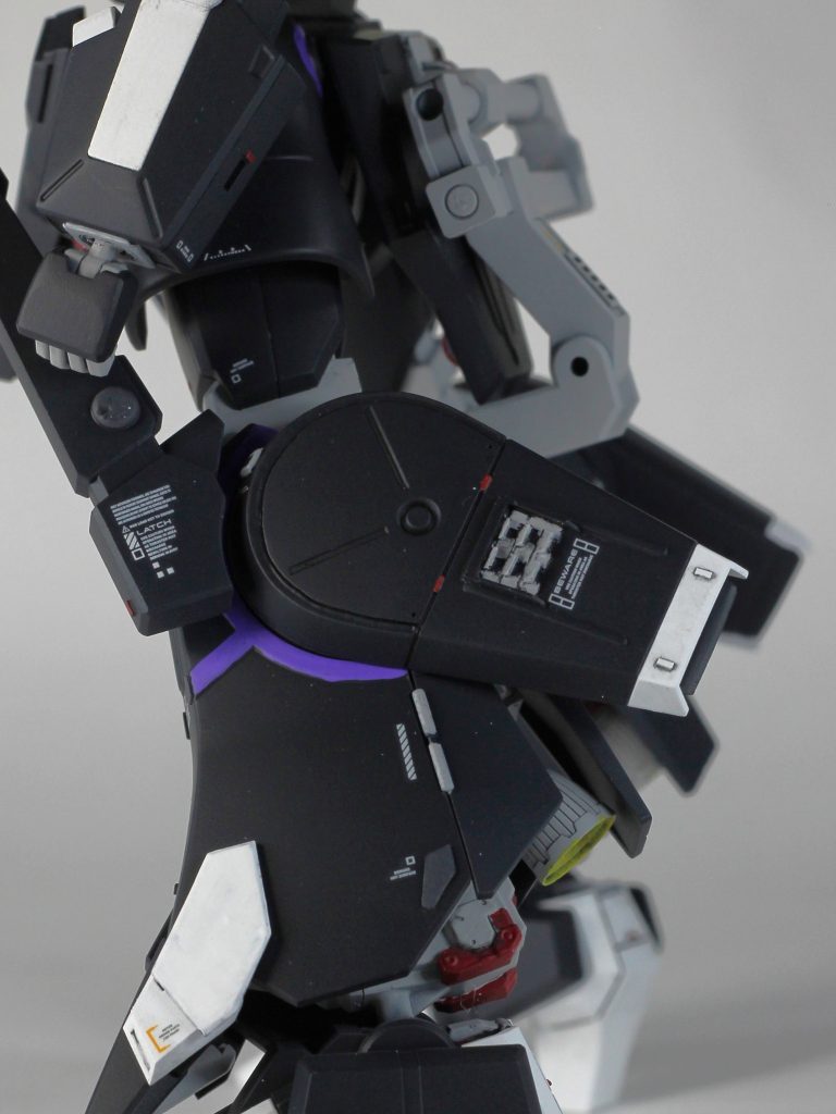 曲線スジボリ&段差作りや、小さいフィン状ディテールなど、チャレンジが詰まったふくらはぎ