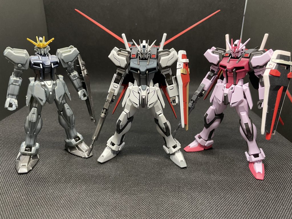 コレクションシリーズのストライクとEGストライクルージュ