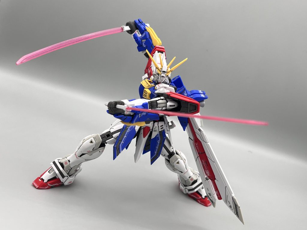 アクション!ビームソードで。エフェクトはわかりずらいですが、パールクリア+光沢で仕上げてます。