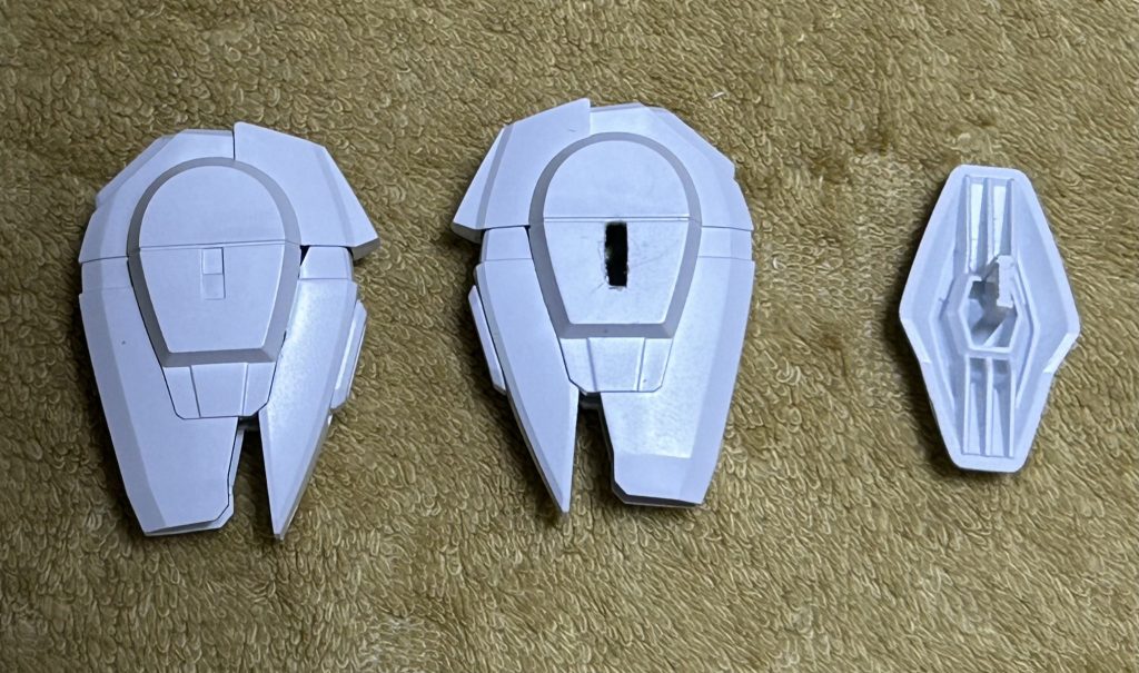 穴を開けて、固定スペースを確保。