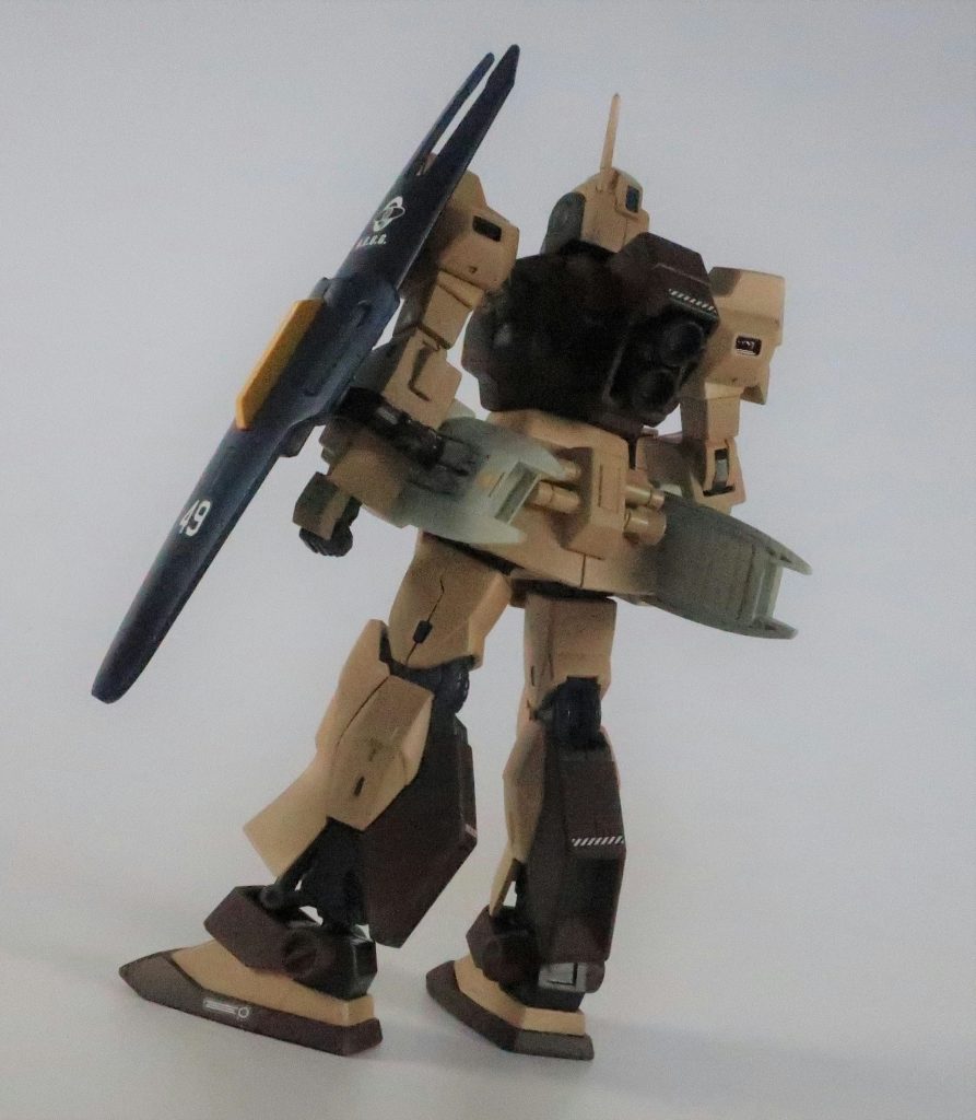 後方から。腰のミサイルが邪魔でビームサーベル抜けないじゃん、といま気が付きました。