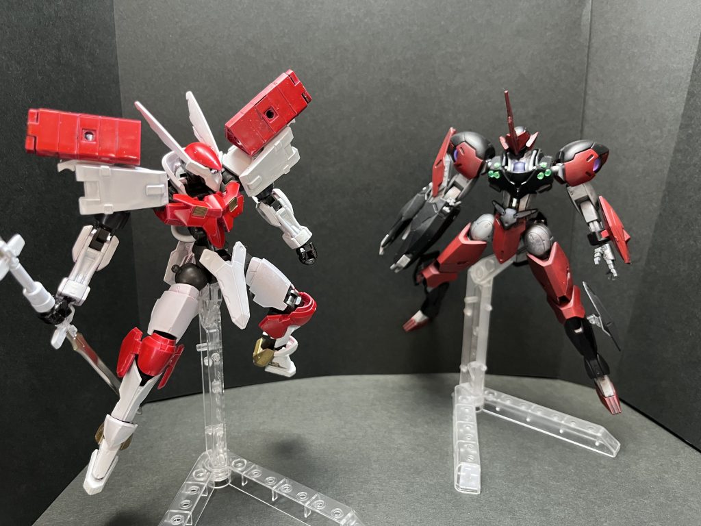 ブレード『シンヤ何故だ。あの時、俺は確かにお前をこの手で…エビル『タカヤ兄さん、久しぶりの再会だよ?第一声がそれじゃ悲しいなぁ?プロスペラ『エ、エビル…どういうつもり?貴方は私のやることに賛同しないと…エビル『気が変わったんだよ。正直あんたは兵器として娘を再生したいだけと思っていた。デビルガンダムをオシャカにするぐらい家族を愛していて自らを盾にまでした…そのご褒美みたいなものさ。プロスペラ『私のエリーへの想いが…運命を引き寄せたのね…あはははは!エビル(想ってくれる者を裏切り、悪魔の赤子の母になった愚かな女か…エビル『まあいい。ガンヴォルヴァ、デビルガンダムのコアを回収後、撤退しろ。