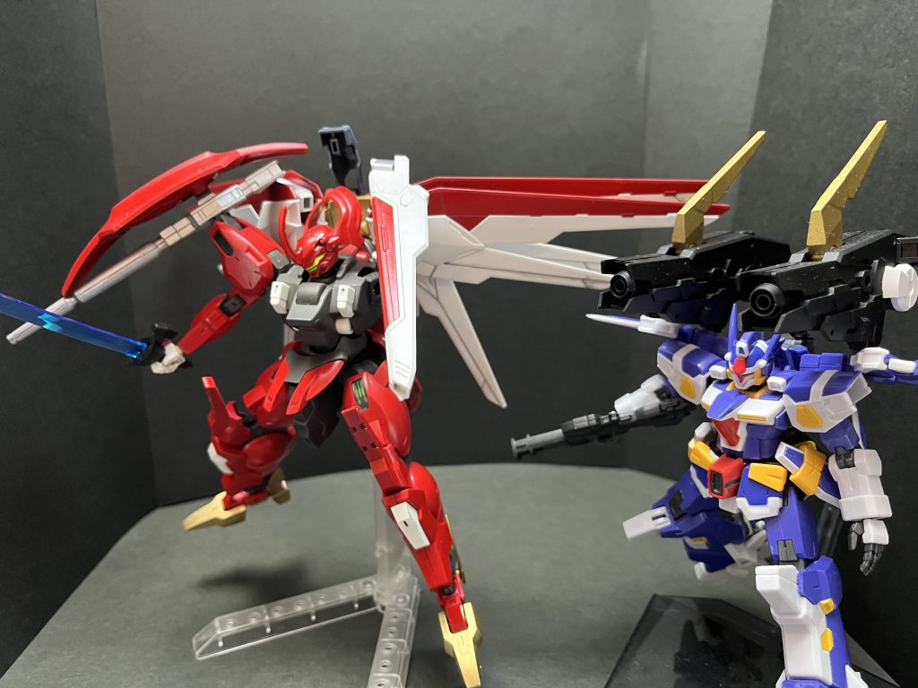 ヴィレッタ(この流れは良くない…武やリオン達が来てくれたがスレッタ、ドモンが中破、ブレードのダメージは甚大…ヴィレッタ『グエル聞こえるか!グエル『大尉、エアリアルは俺が抑えます!スレッタや動けない味方の回収を!ルクシオンが積んでくれたスコアキャンセラーも許容値を越え始めてます…ダリルバルデもいつまで保つか分かりません!ヴィレッタ『しんがりをする必要はない!例のやつをアロガンツがやる、5カウントだ!ダリルバルデも飛行形態で近くの機体を拾ってくれ!グエル『了解です!