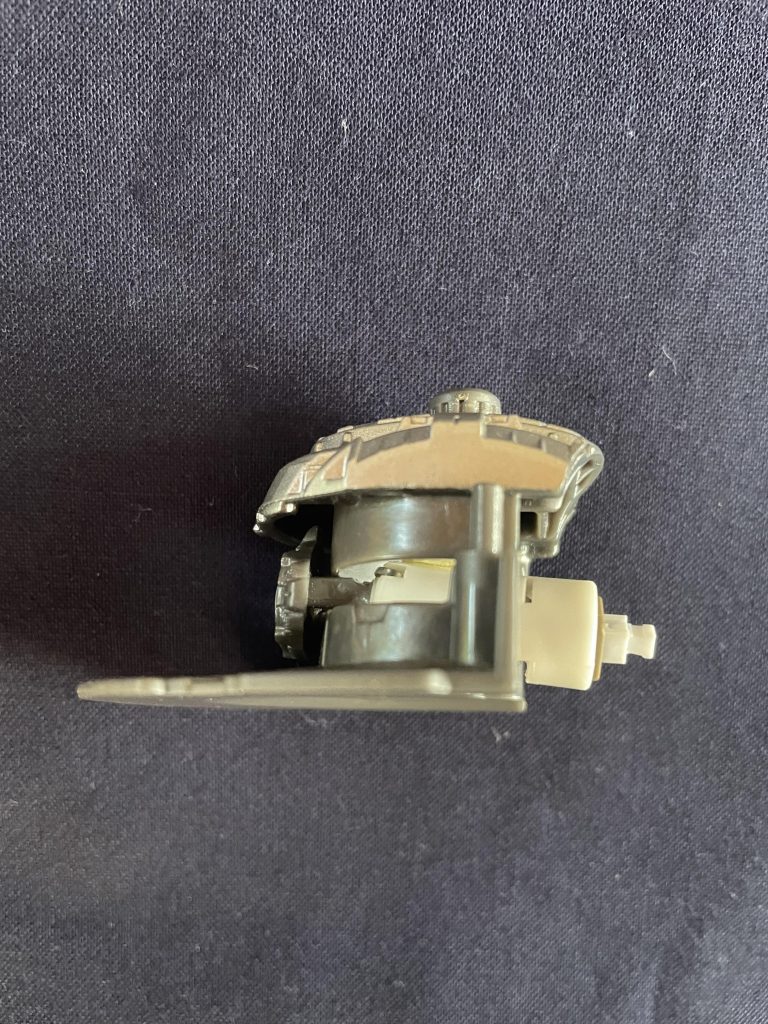 白の所がミニチュアスタンドの部品です。