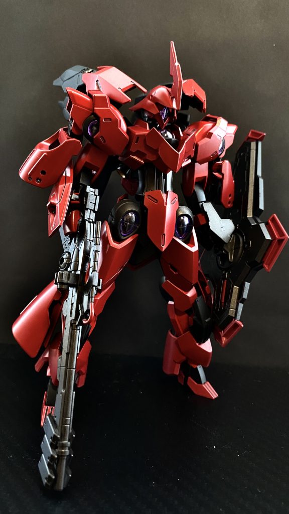 ミカエリス　ディナイグ　グラスレー･ディフェンス･システムズのMS、ミカエリスをベースとした強化プランの一つ、GUNDフォーマット妨害機能である、「アンチドート」性能に特化した「GN」システムを搭載している。対ガンダムに特化した機体。