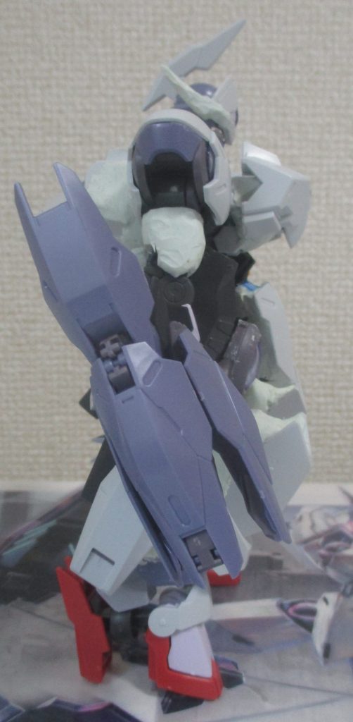 ミカエリスのパーツは、頭部、胸部、肩、太股、スラスター、バックパック、武装を使ってます。