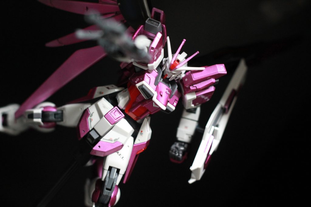 塗装→墨入れ→デカール→光沢トップコート仕上げを施しているので、仕上がりはまるで高級フィギュアです。