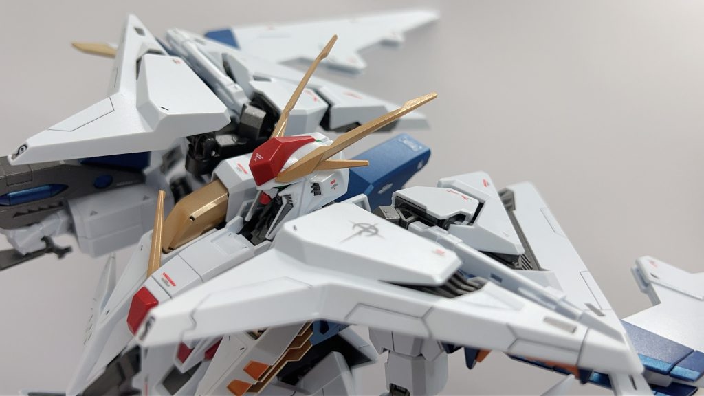 フライト・フォームもしっかりとポーズが決まります。グラつきはほとんどありません。