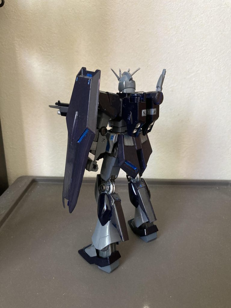 背面市街地戦仕様という事もありフィンファンネルは搭載していません