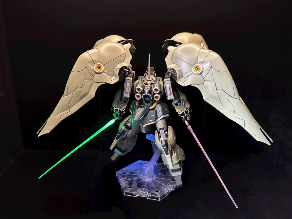 サーベルは緑・ピンクにしました。