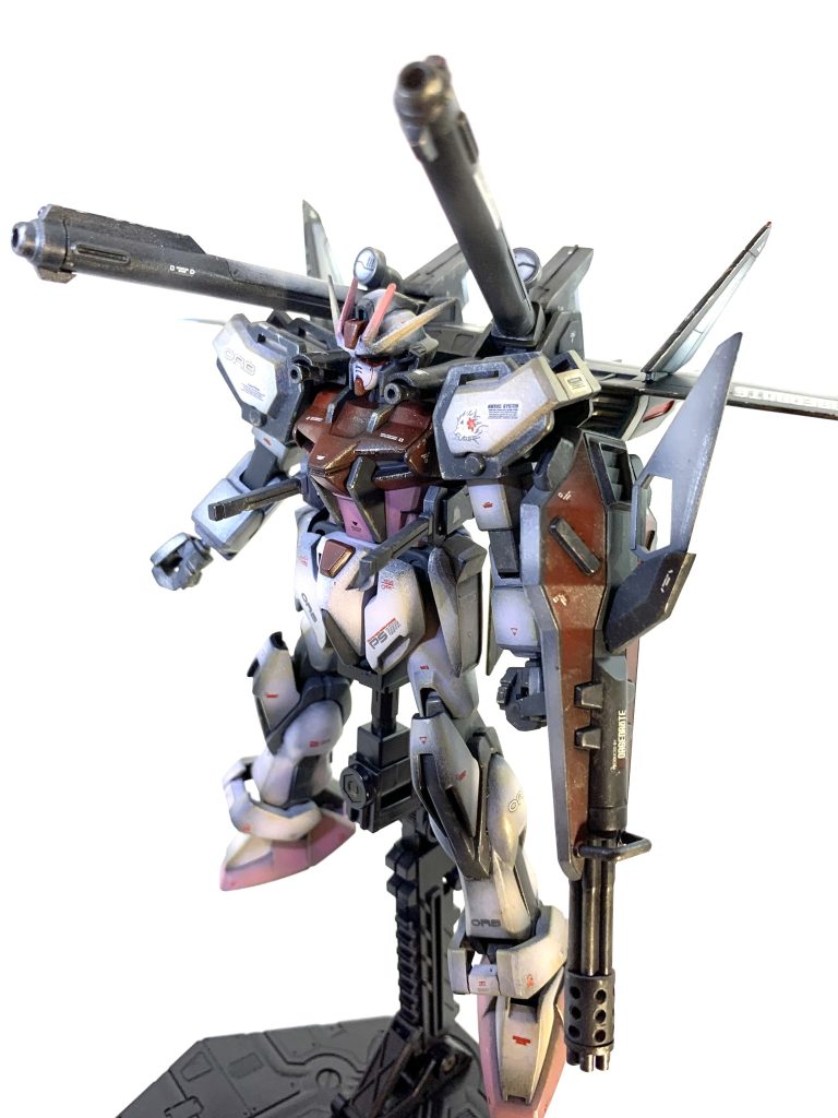 グラデーション塗装にドライブラシをしました。グラデーションの黒色残しすぎですね…。