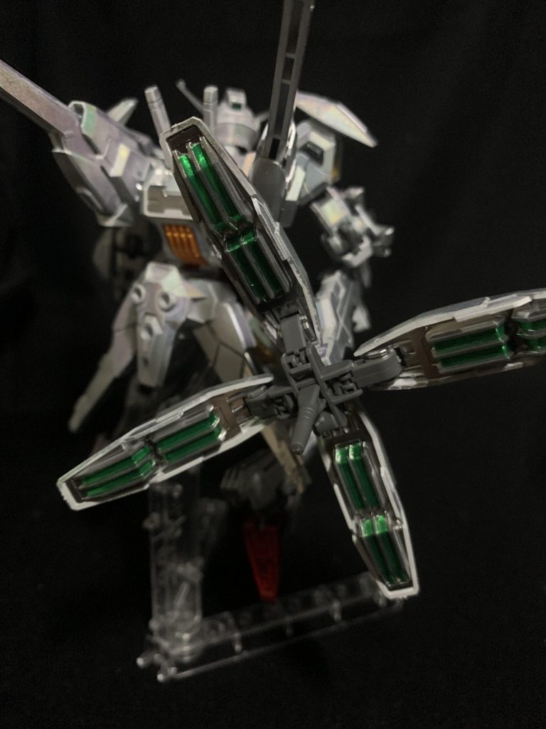 バックショットです。メッキシルバーで塗装した上にデカール貼ってます。