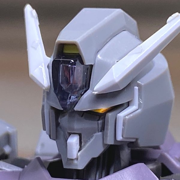 HGガンヴォルヴァの顔ちょっといじりましたー3枚目beforeで、口を作ったのと目の隈取りを掘りました。このキットホント出来よくて、見れば見るほど好きになりますねー（2枚目）