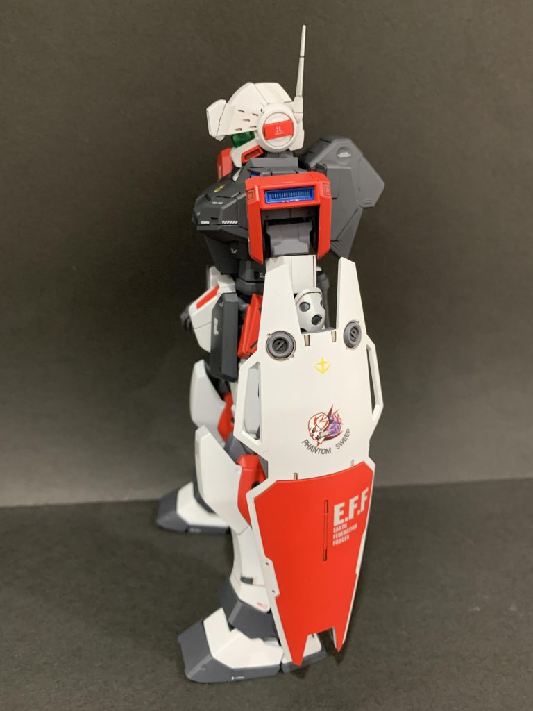 優等生感が出るかと思って頭のバイザーをあえて白っぽくしました。が、ファントムスウィープ隊のエンブレム、だいぶイカついですね。塗装もちょっとはげてしまいました😅