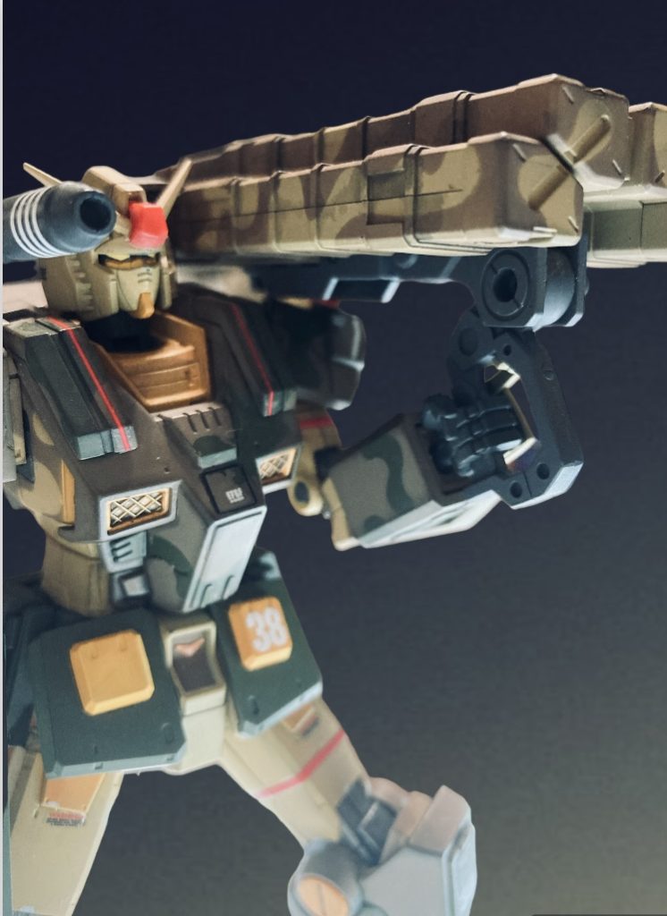 股間中央のパーツが無くなりました。パンツの中央が切り取られた気分です