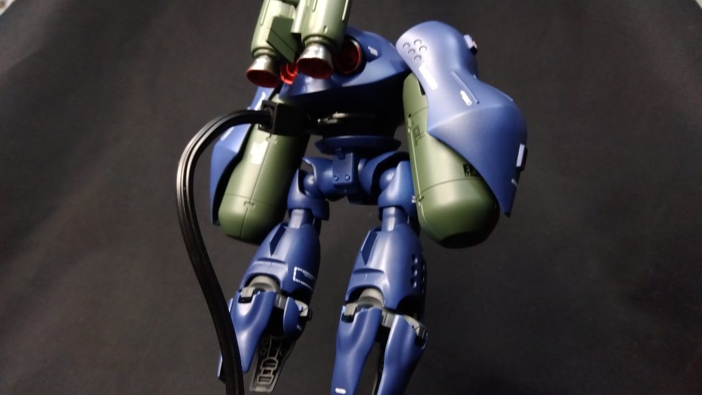 え?コンテナとジェットパックなんで緑なのかって?オレンジ塗装を嫌がった連邦軍がこれまた鹵獲したザクの塗料が余ってたのでそれを塗ったの…ティターンズ接収後は基本使い捨てな装備に無駄コストを割きたくないからそのまま運用してるの。ボディのティターンズカラーは組織の意地ww