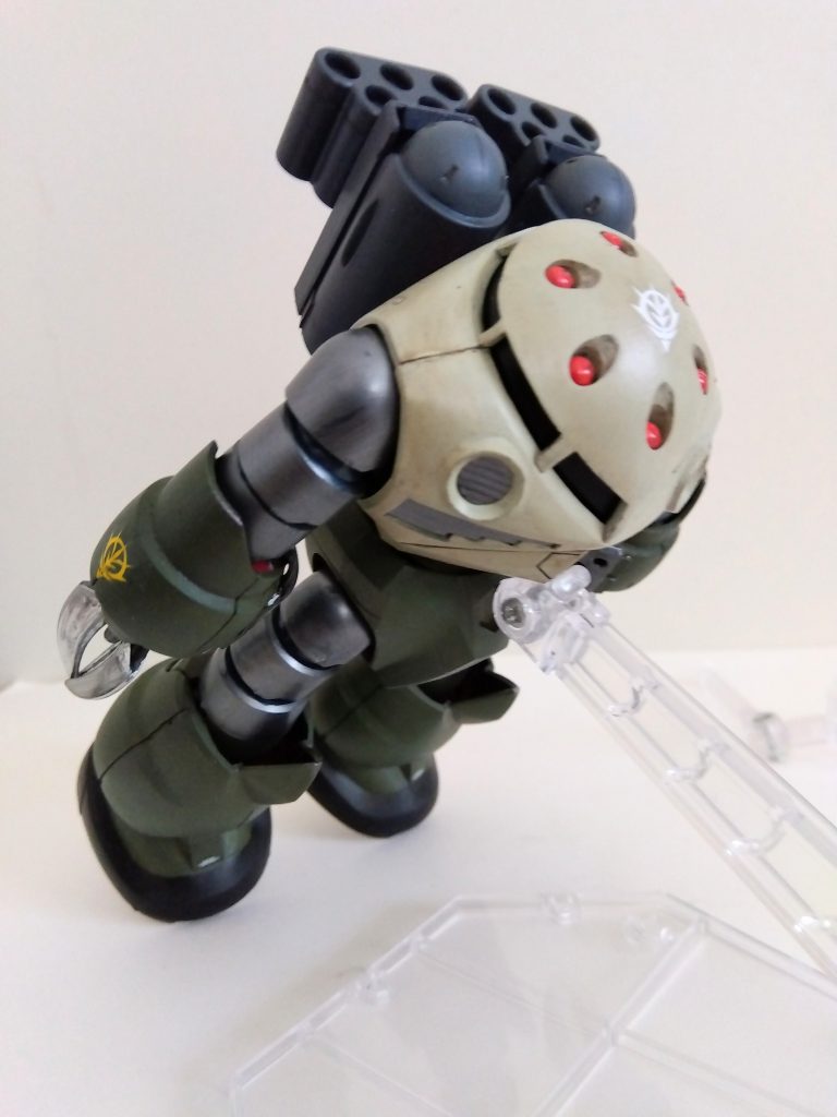 巡航形態。この状態のまま突貫して敵艦にすれ違いざまに攻撃を仕掛けるのが本来の運用方法。