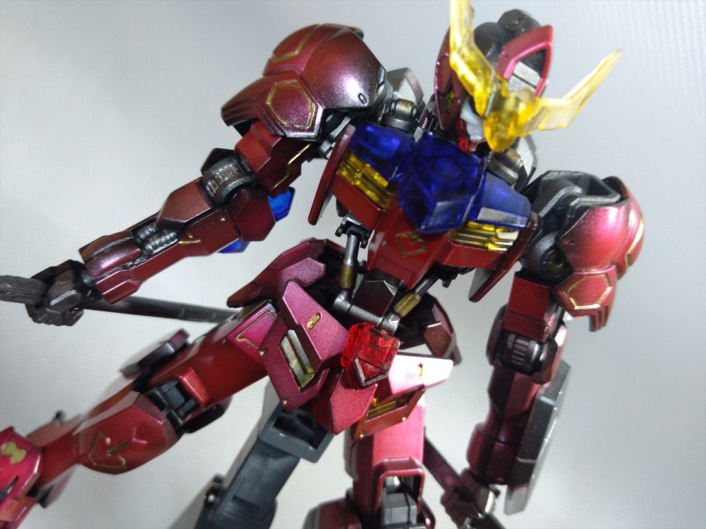 なんというか、透明パーツとの配色がこう…