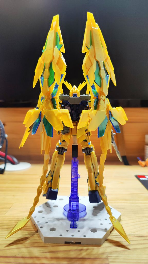 黄色い。