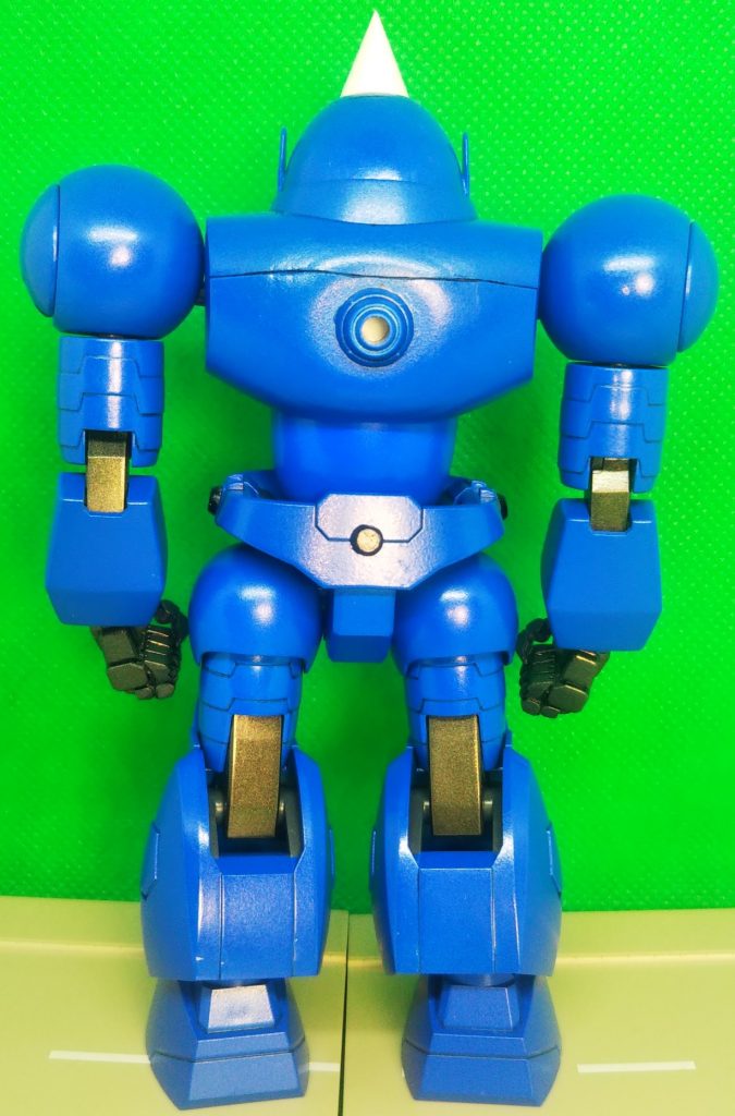 背中はランドセルの嵌まる窪みを積層プラ板で埋めつつ盛り上げてます。真ん中には唯一の武器である爆裂金棒を背負えるようにフックを設けました。