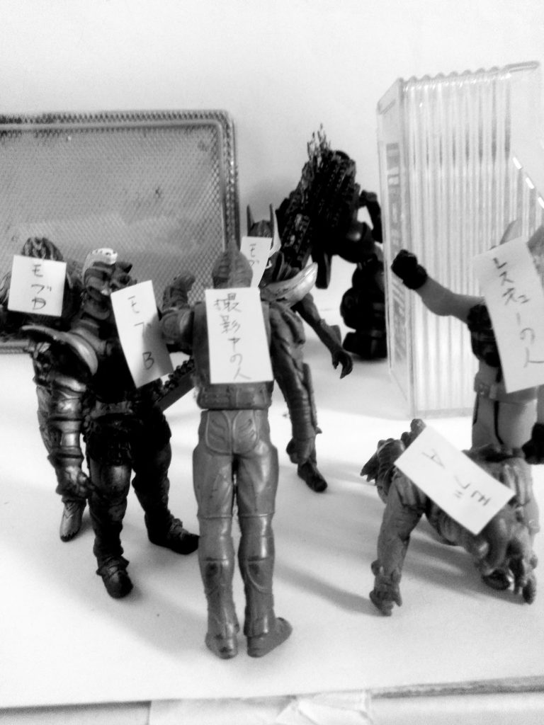 【上陸】  🎶BGM『❓❓❓のテーマ』陸に上がったモノは正に『怪獣』と呼ぶに相応しいモノです🤔                                  捲れ上がる大地 !                                轟く怒号 !!                     逃げ惑う人々😭 !!!                            その光景は阿鼻〇喚の地〇絵図😱💦