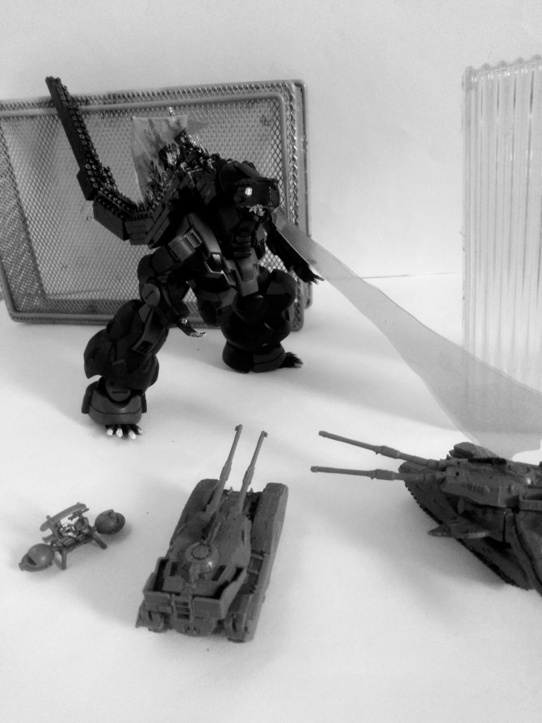 【反撃】 🎵SE『例の熱線の放射音!』『周囲環境や戦車が炎上、吹き飛ぶ音!!』・・全てが炎に呑み込まれるのでした・・😱