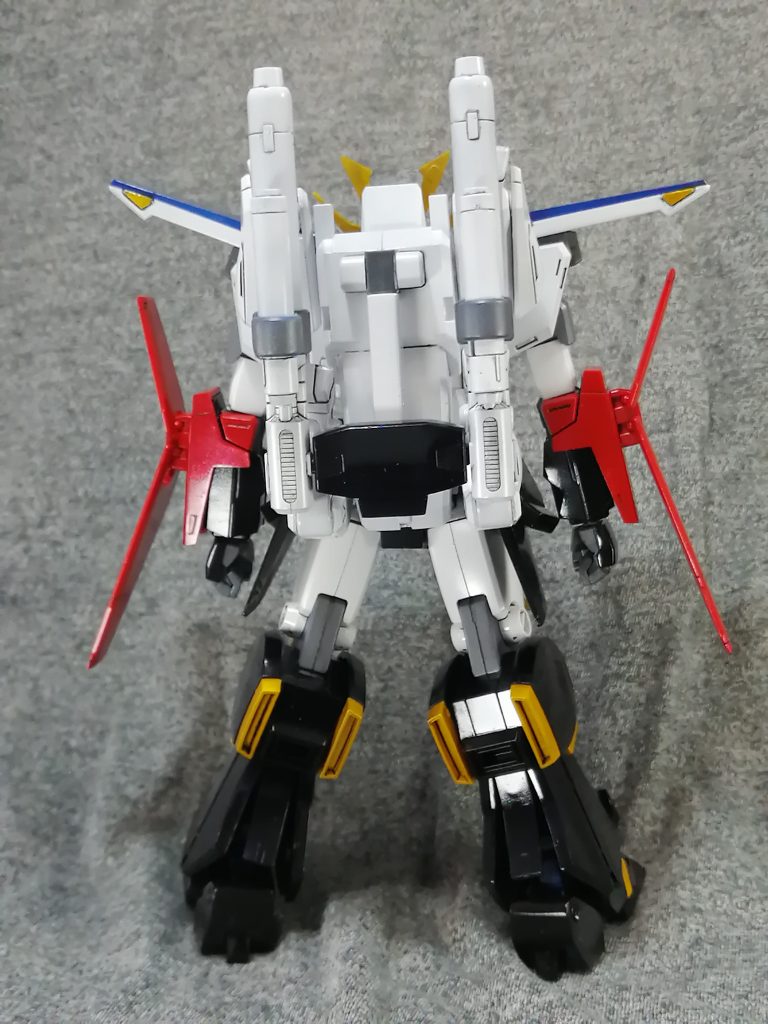 キャノンの基部が黒いパンツの様に見えますねｗ