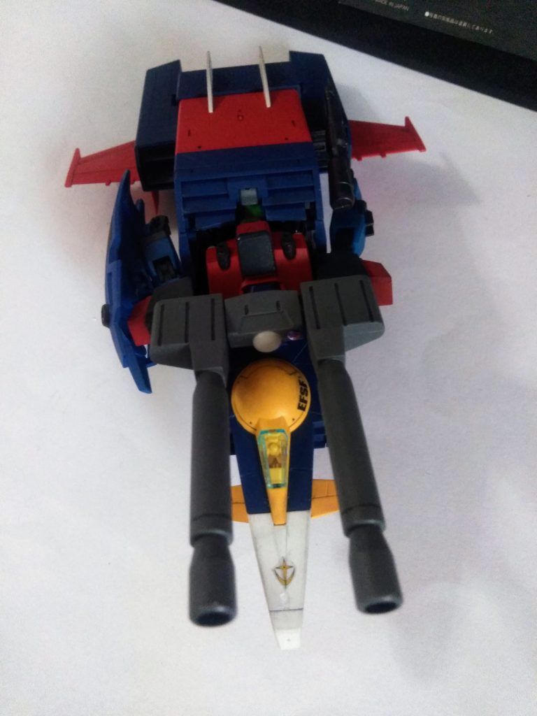 新たな仲間『ナツ・ハカキゴオリ少尉(妄想常夏戦士)』の駆る『 G ファイター』です😂　まぁ、この状態は『 G アーマー』ですけどね🤗