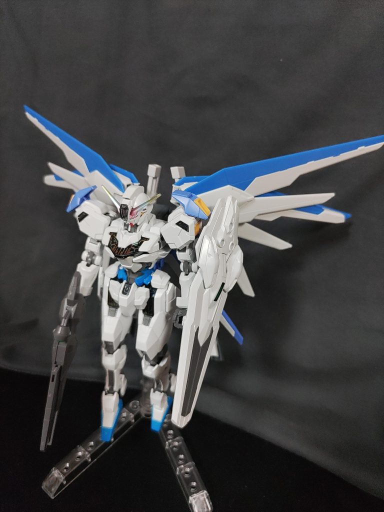 エアリアルのビットとライフル、ヘリオスのバックパック、腰と爪先を青塗装