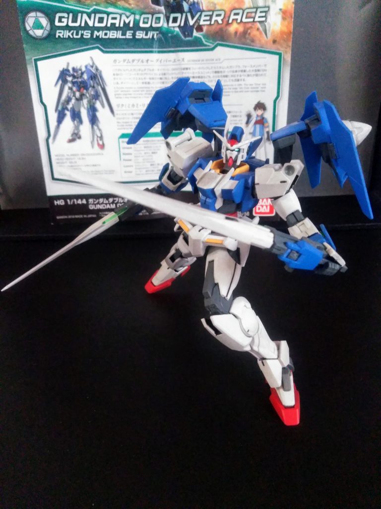 そして、ソード モード 　　　　　　　　       GNドライブが付いている肩がウイングの様🤔キャラデザが子供向けっぽくなったのも、製作陣の狙いなのかなぁ🧐 なんて勘繰ったりもしました😁