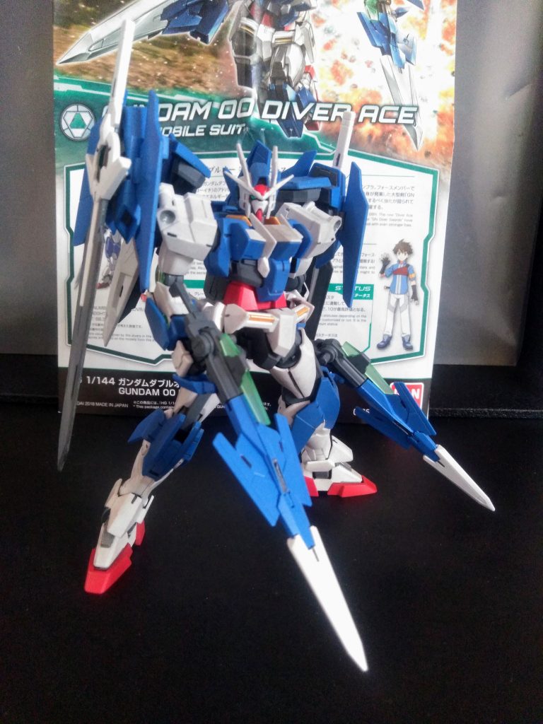 ハイ。『ダイバー エース ユニット』装着状態となります😤 う～ん、ビルド系はやっぱり盛りが凄い😲　　　　                                               ライフルは『スーパー GN ソード Ⅱ 』となります😔 出た❗『ネーミングモリモリシステム』