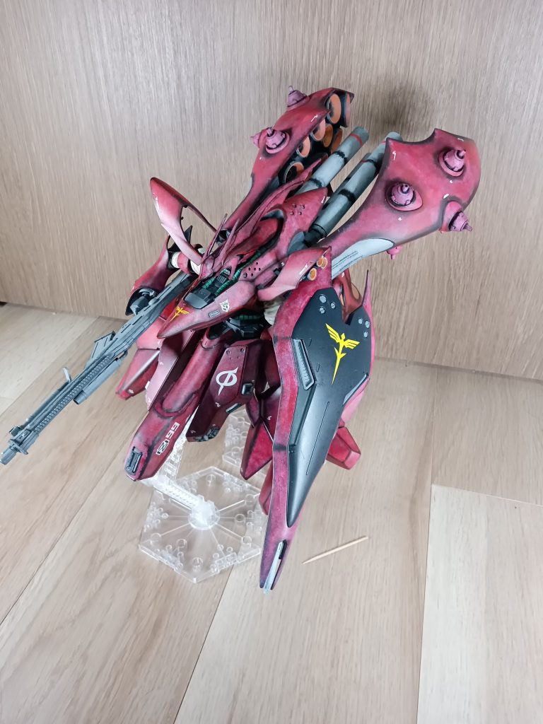 高速移動形態。ホントにコレで速く動けるのか疑問です。