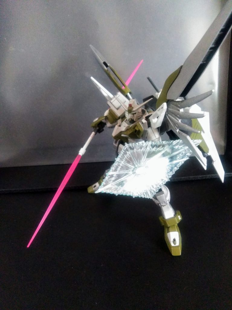 『隠者』のサーベルなので連結❗ 『デスティニーG』の標準武装は当然、装備しております😁