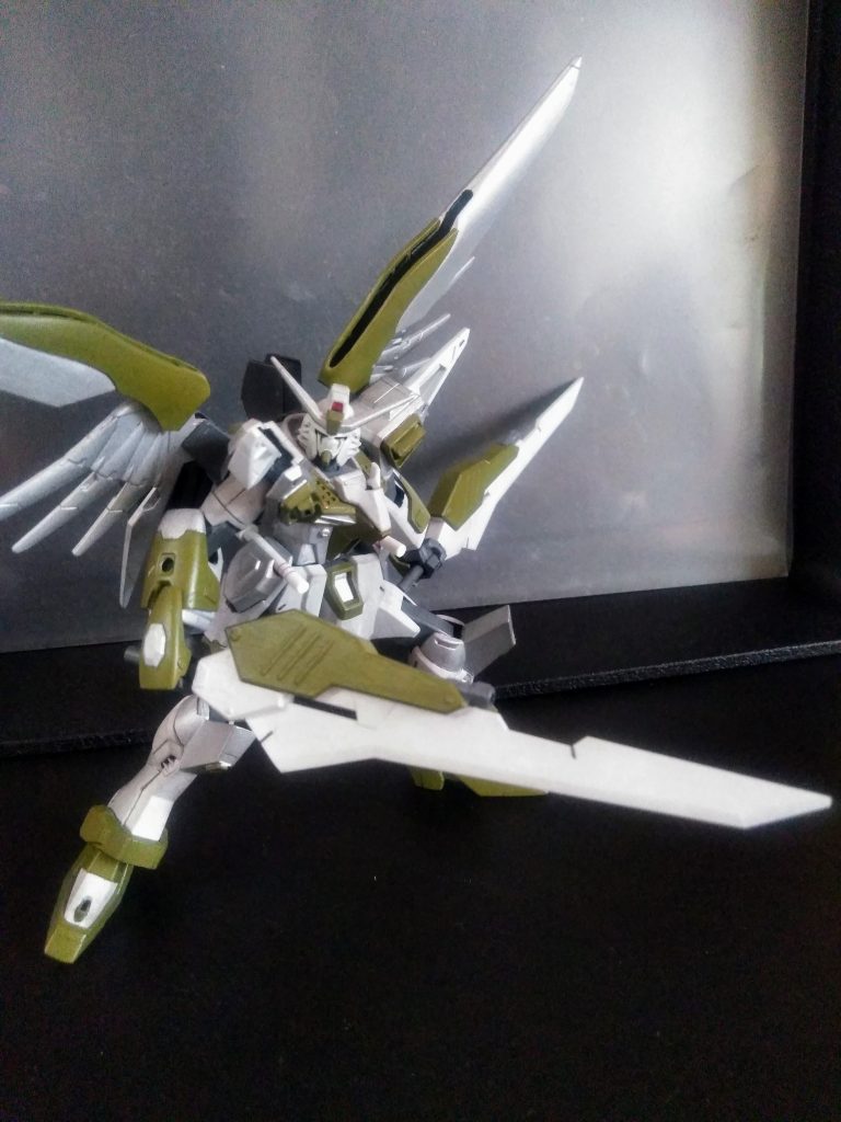 此方の実剣は『アメイジング ν ガンダム ブレイブ』より譲り受けです😍デカクてデザインも良好💕