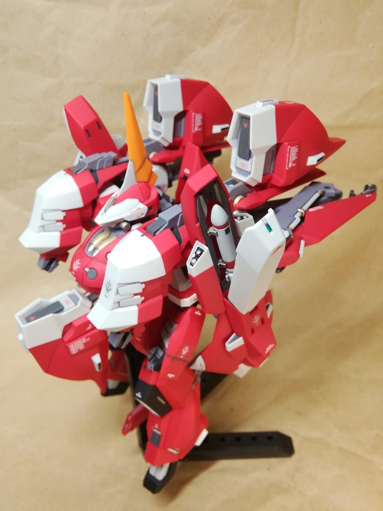 ミサイルはパーツ分けして欲しかったなぁ以下、3方向から…