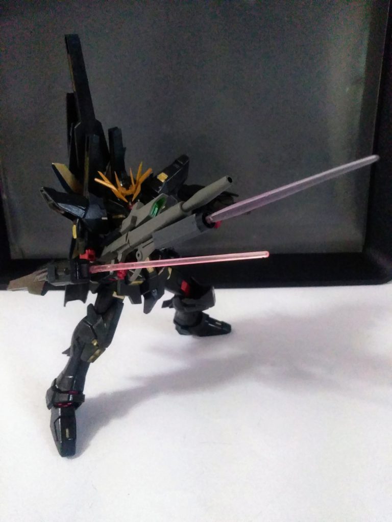 そして『BM的なRR』からは『ビーム・ジュッテ』では無いビームが発振されます😂　     先に紹介を忘れてましたが、前腕から『ビーム・トンファー』に見間違えて欲しいビーム刃が出力します🤣