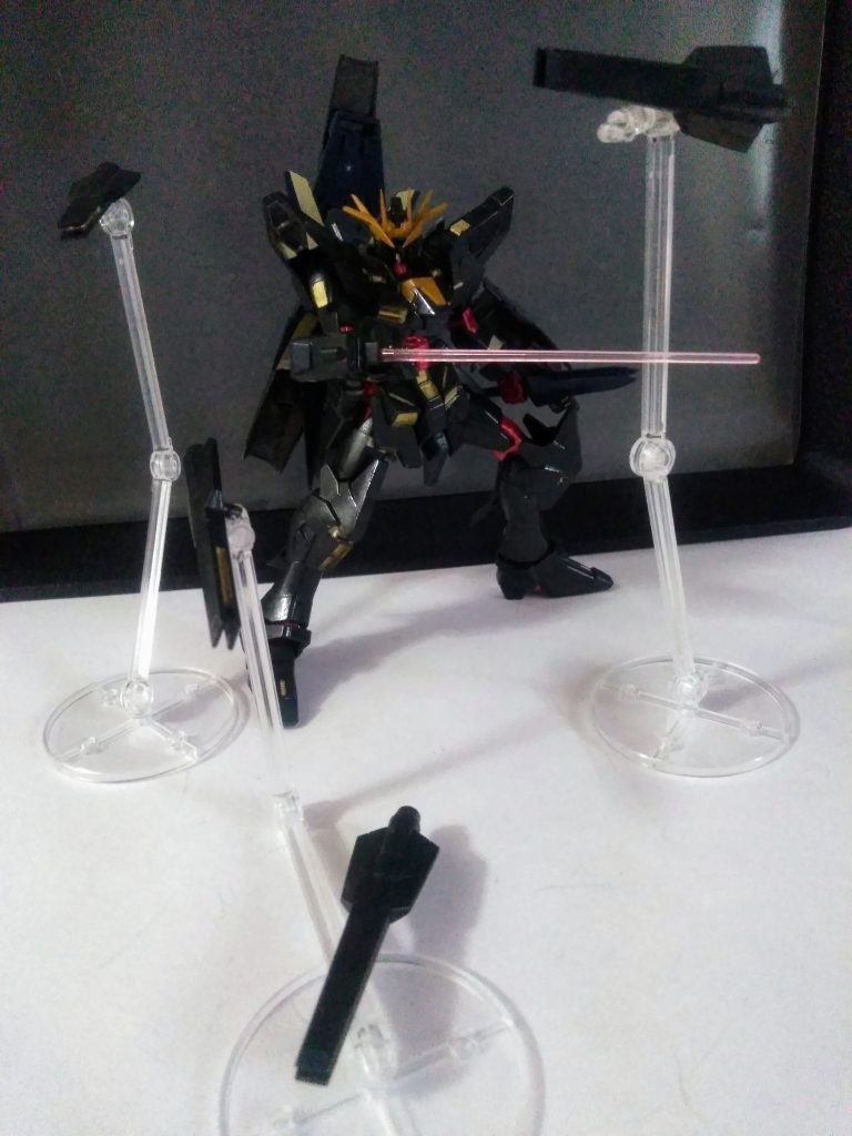 ビルド系なんだから、コレも着けなきゃ怒られる😣💦⤵️ 『ファンネル❓orドラクーン❓』の無人攻撃してくれる凶器達です🤣