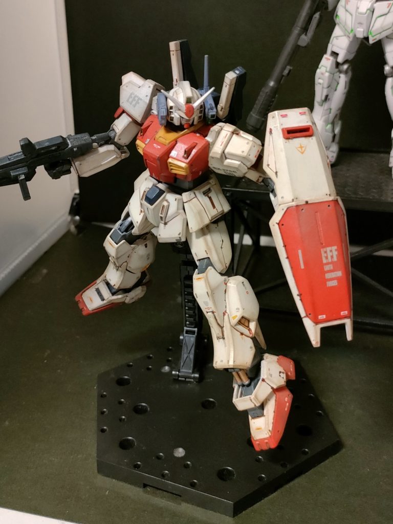 シールドにダメージ入れたりもう少し汚してもいいかもしれません。