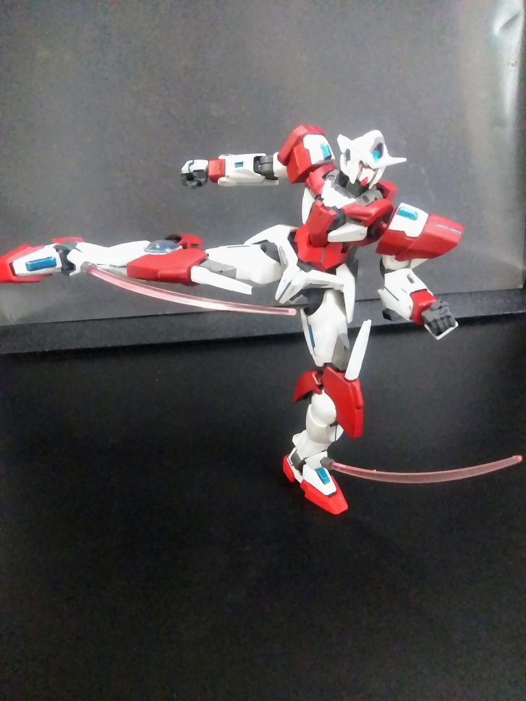 アップルパイが大好物だそうで、その事が『ミサちゃん』とのヤリトリで話題になるとか😂『∞ジャスティス G 』の様に脚サーベル