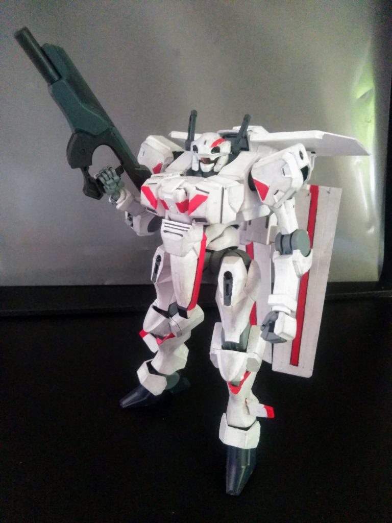 では物議を醸し出すでしょう『バトロイド形態』の御披露目です😔あ~穴があったら入りたい・・・😭