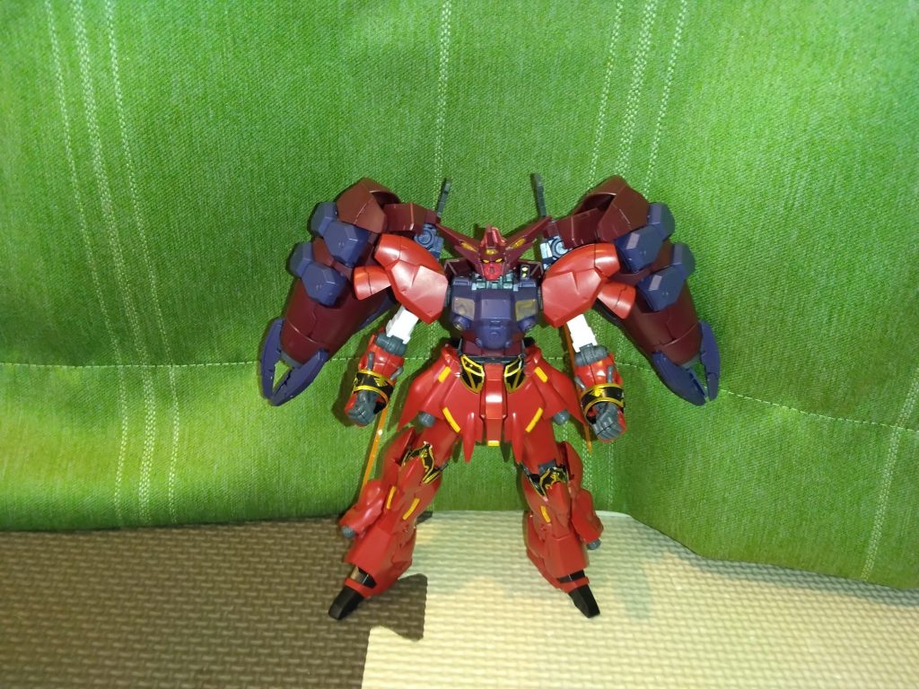 そこから追加装備がジオンの研究部から送られてきた恐る恐る開けるニューは全ての関節が、入っていた。さらに新武装も配備されていた。
