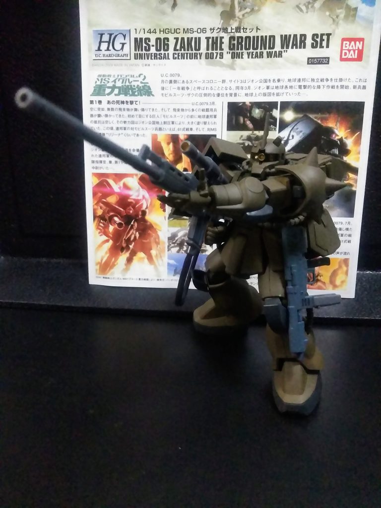 宇宙なので片膝を着かずに『スナイピング❗』😤  頭も其っぽく弄っときました😋         あっ!この子は『ザク地上戦セット』からの転生です😔