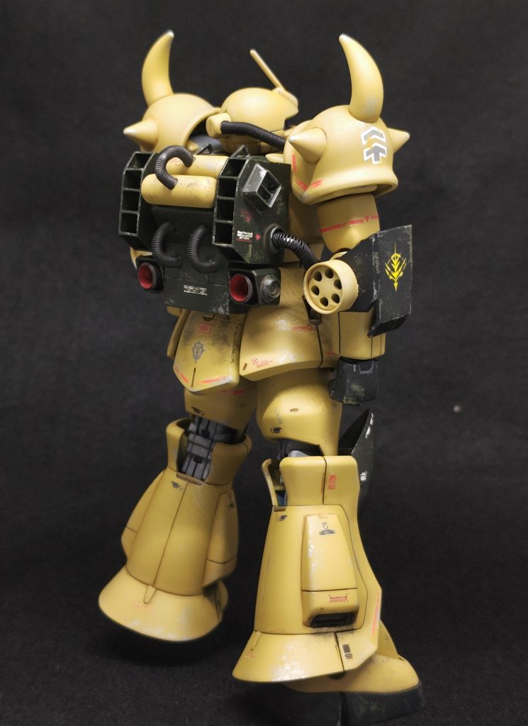 腕の追加装甲はプラ板とコトブキヤのガトリングから。以前どなたか、コトブキヤのガトリングって何に使うんだと書かれてましたが、私は密かに「アレに使える…」と思っていたのでした。ただこのために２セット買いましたが、残ったパーツの使い途は…。