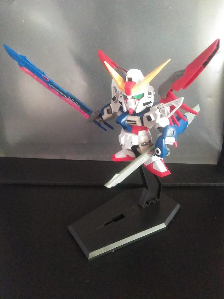 『アブネちゃん』は主人公の気を引く為にガンプラ製作を始めたそうです😊 この子は『緊急事態宣言直前』に作ったのですが、『SDキット』購入製作は初めてで『肉抜き穴』以外は此ほど出来が良いなんて、想像もしませんでした😲