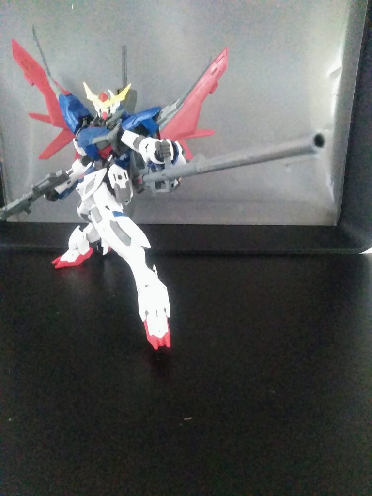 そんな『シュウトクさん』は『資格習得マニア』だそうな🙁 　　　　　　　　　　             余りある時間を使い、今日も勉強に精が出ます😁本家の『ナナシ砲の様な滑空砲』