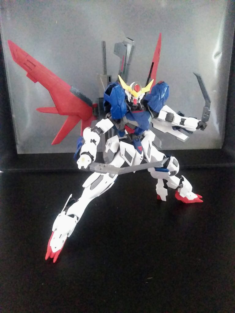 現在は『GBN関連の資格』を獲ることに邁進してまして、色々調べるウチに『主人公に出会う』となり『身ずから体験』をモットーとする彼はガンプラ製作を始めます🤔『フラッシュ エッジ ブーメラン』を真似てみました😋