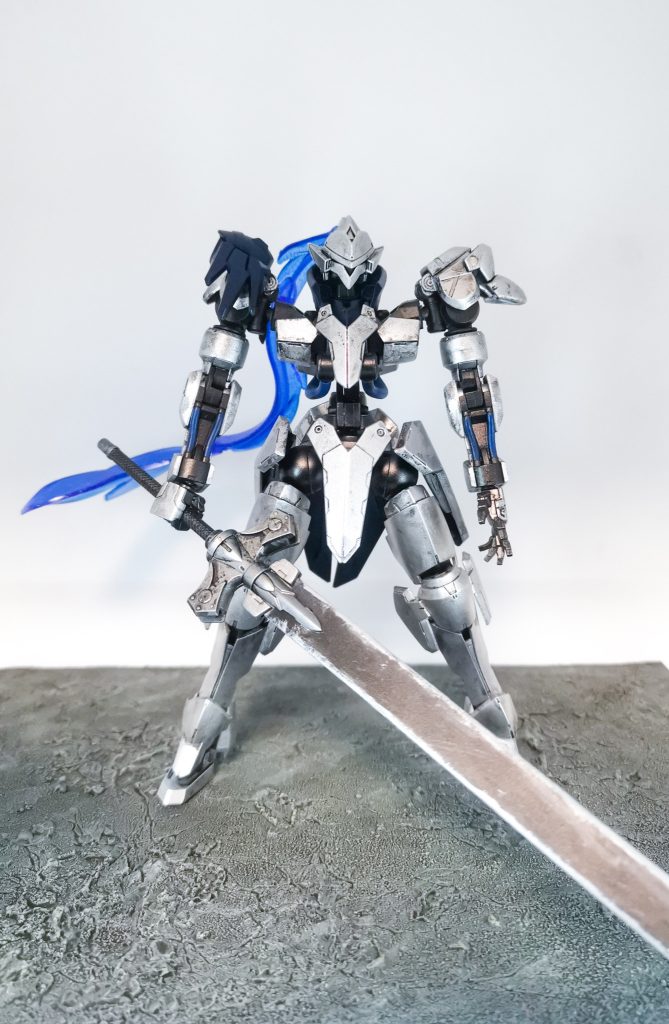 メインカラーはガイアカラーのスターブライトシルバー。青はプリズムブルーブラックになります。